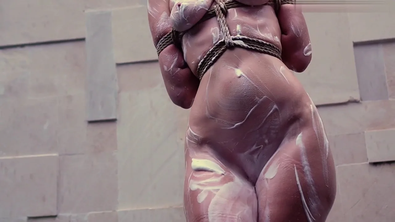 Shibari Kalahari – Sangini – Master washes his bound slave in outdoors shower